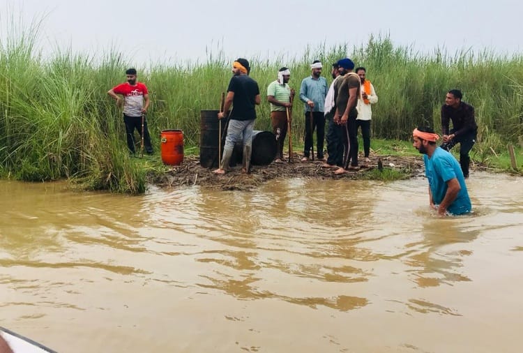 Liquor recovered from rivers in punjab