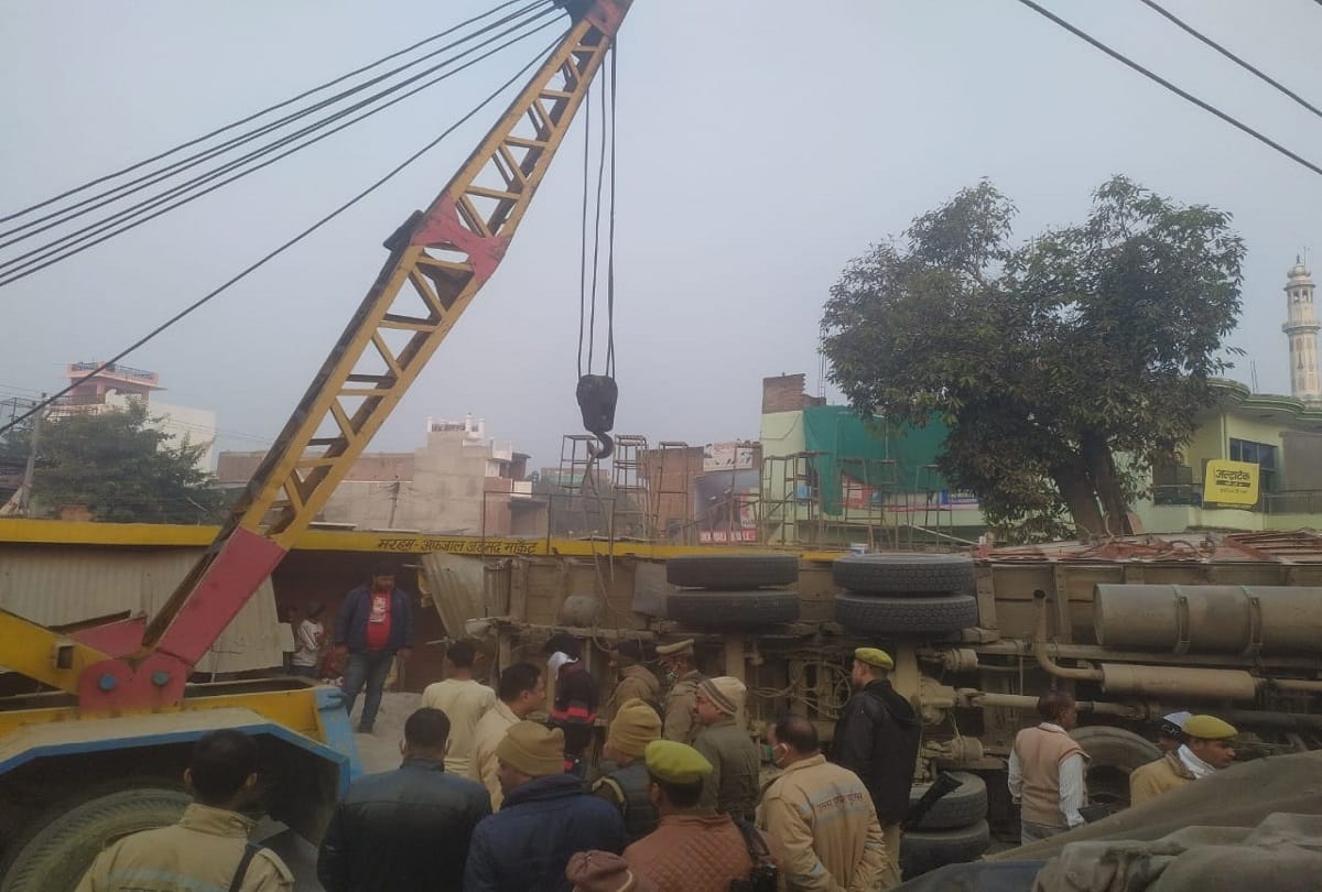 Major Road accident in Kaushambi happens when Barat returns after wedding