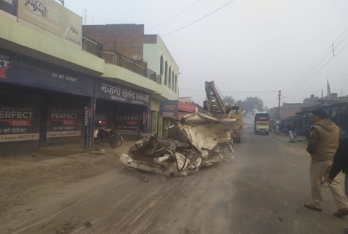 Major Road accident in Kaushambi happens when Barat returns after wedding