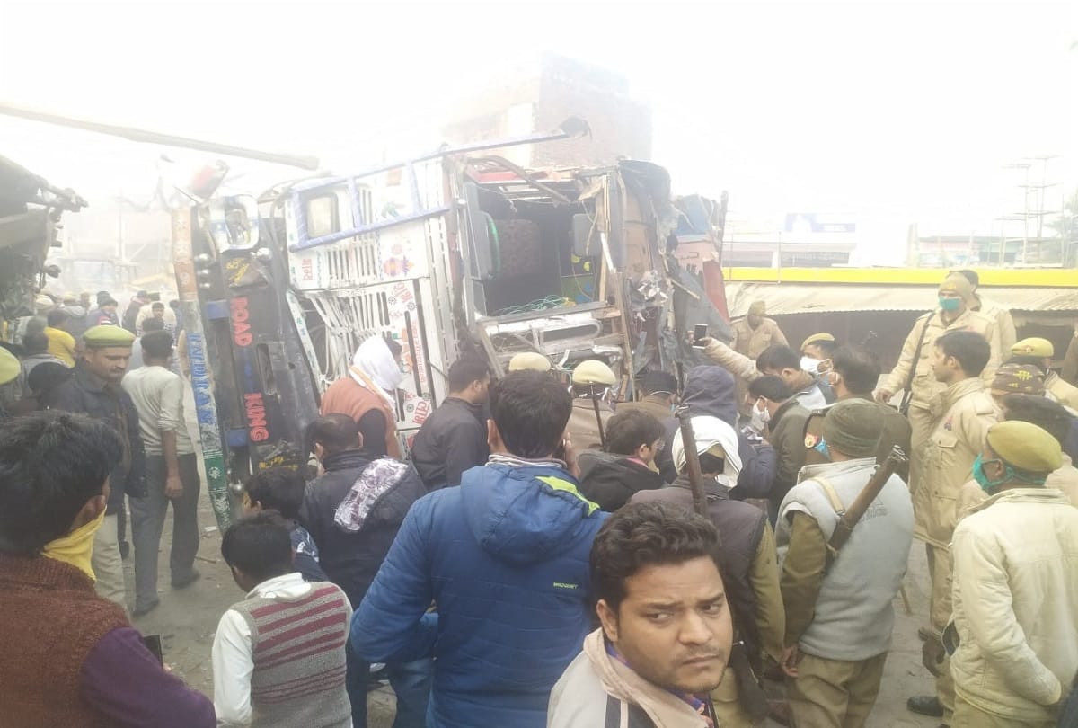 Major Road accident in Kaushambi happens when Barat returns after wedding