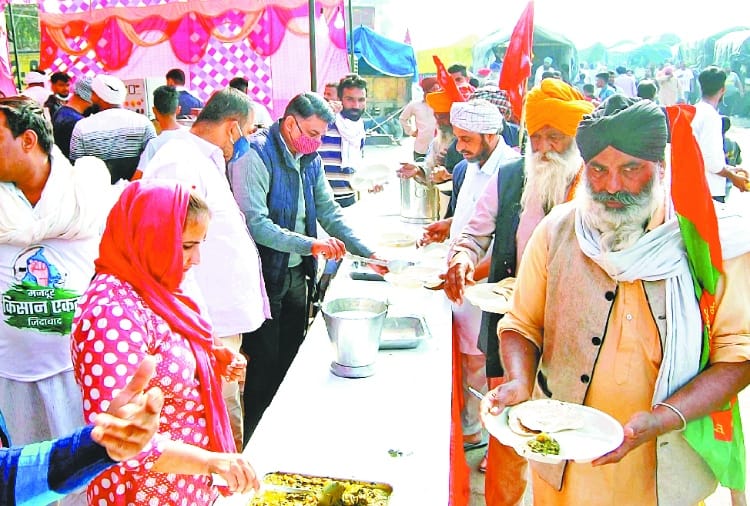 Kisan Andolan : Local farmers are Supporting protesting farmers in Delhi-Haryana Border