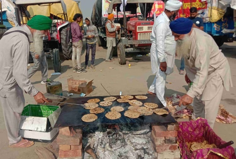 Kisan Andolan : Local farmers are Supporting protesting farmers in Delhi-Haryana Border