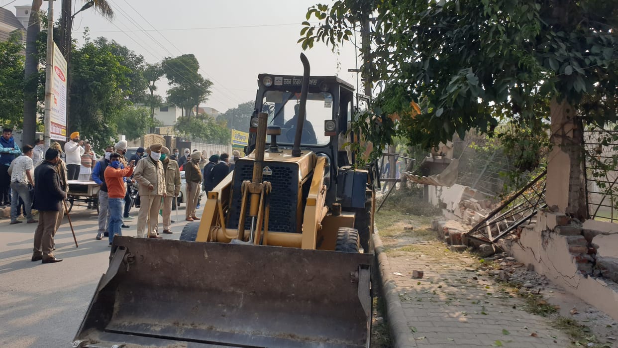 corporation removed the encroachment