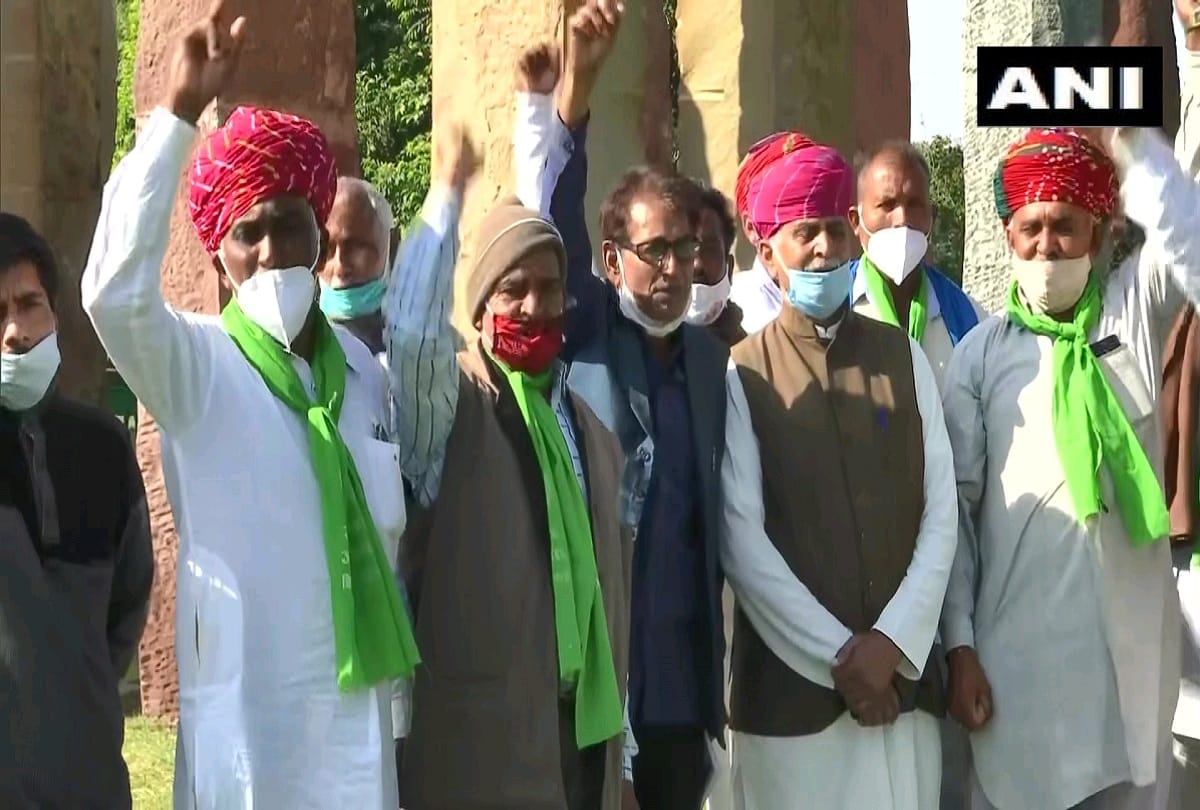 Farmers in Rajasthan protest at many places, vehicles movement affected