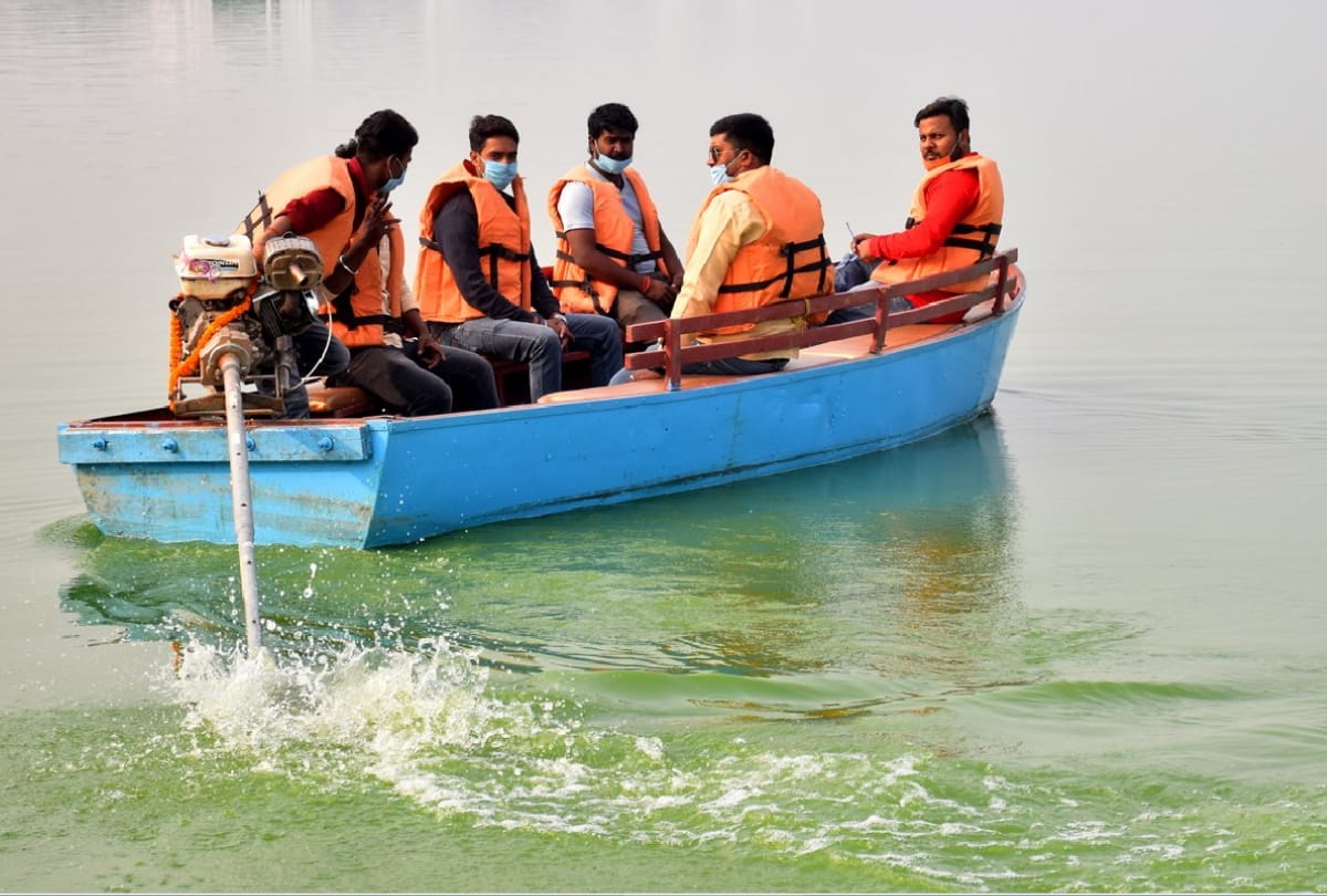 Hyacinth spread again in Ramgarh Taal Gorakhpur