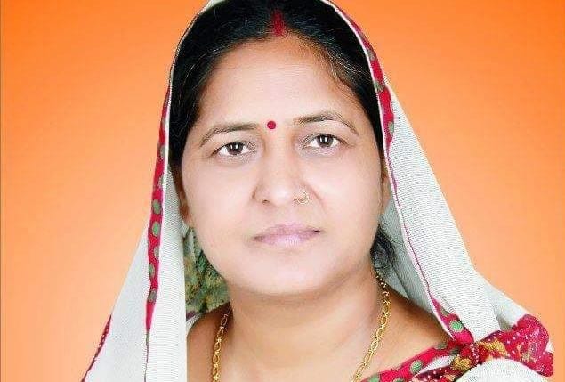 Rajya Sabha MP Seema Dwivedi husband and son corona positive home isolate in Varanasi