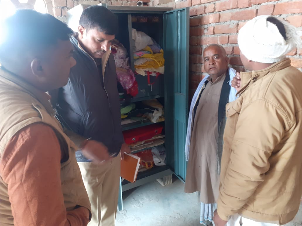 Thieves flew 12 lakh ornaments from businessman's house in Azamgarh