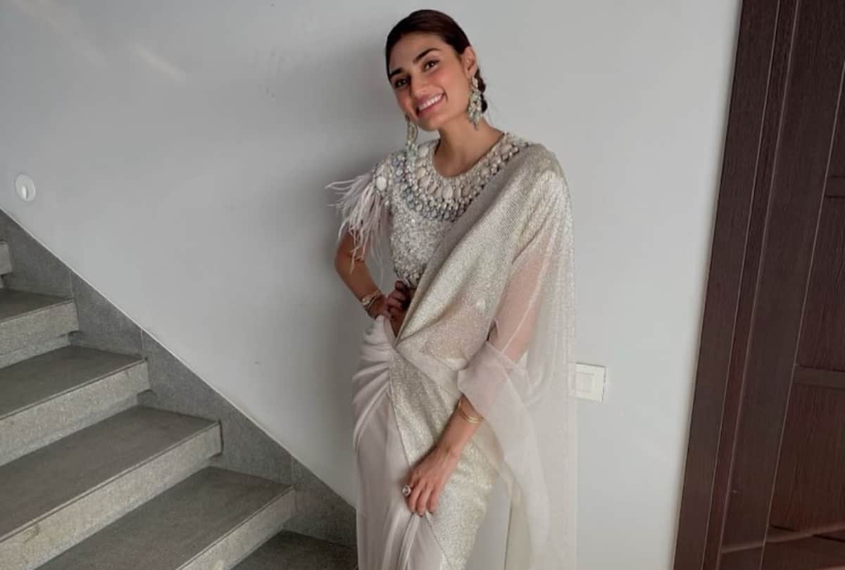 cricketer k l rahul girlfriend athiya shetty white saree