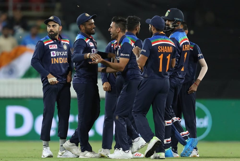 India vs Australia: Virat Kohli reacts after Indian skipper lookalike is spotted on big screen during 3rd T20I 