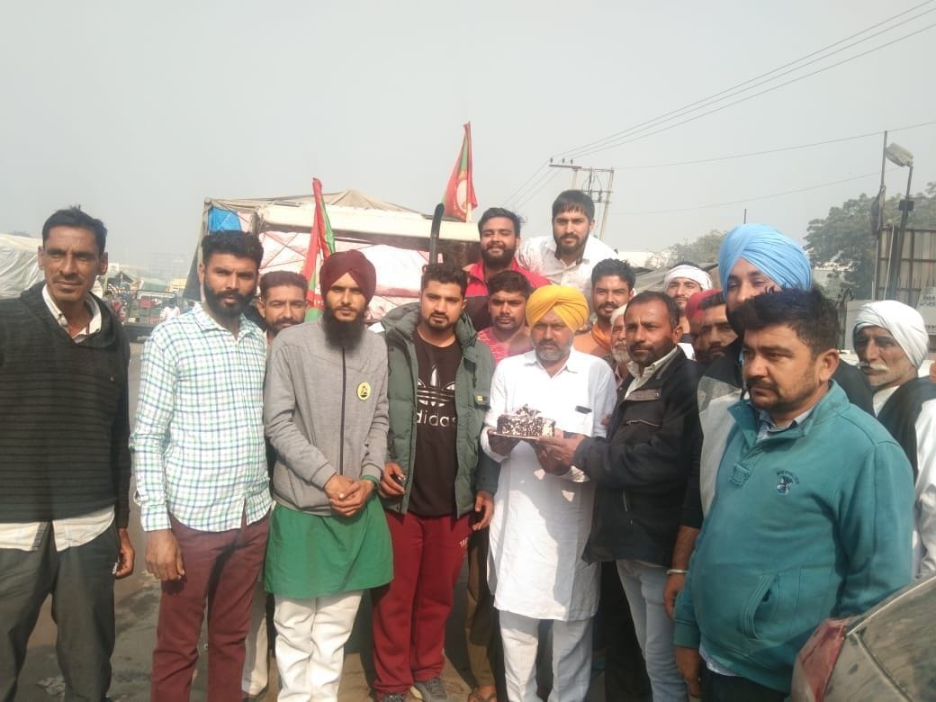 Uncle's birtday celebrated in the movement