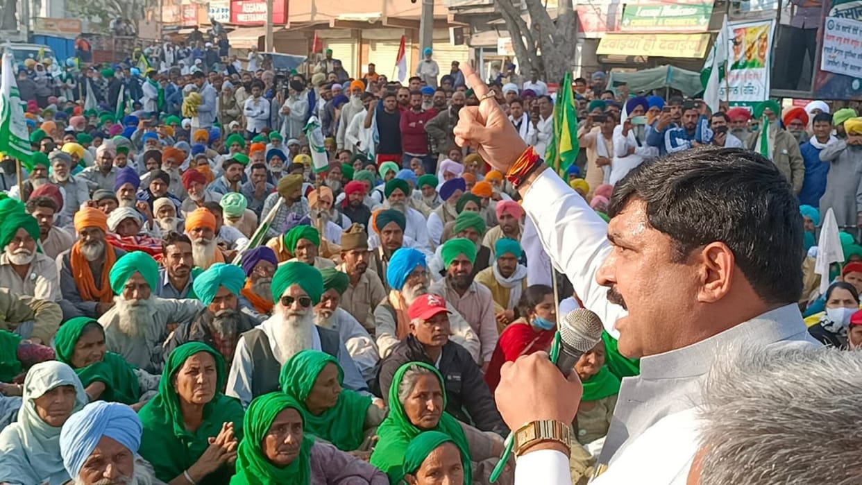 Balraj Kundu Corona, MLA of Maham, who went to the Tikari border in Kisan movement