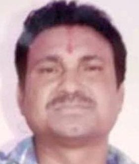 Driver dies due to being stuck between dumper and roller