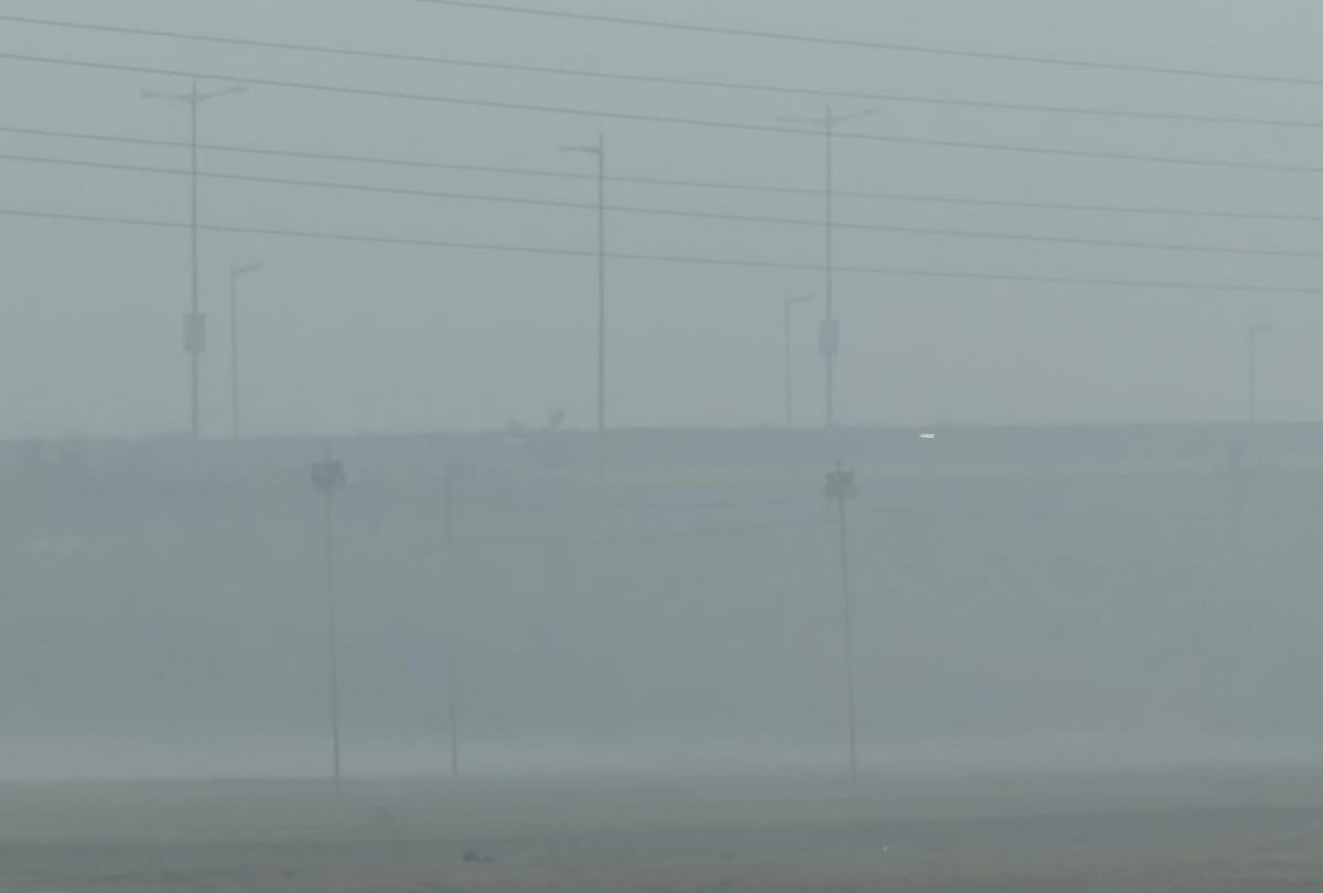 Delhi ncr air quality update 4 December air quality index in severe category delhi places aqi beyond 400 mark