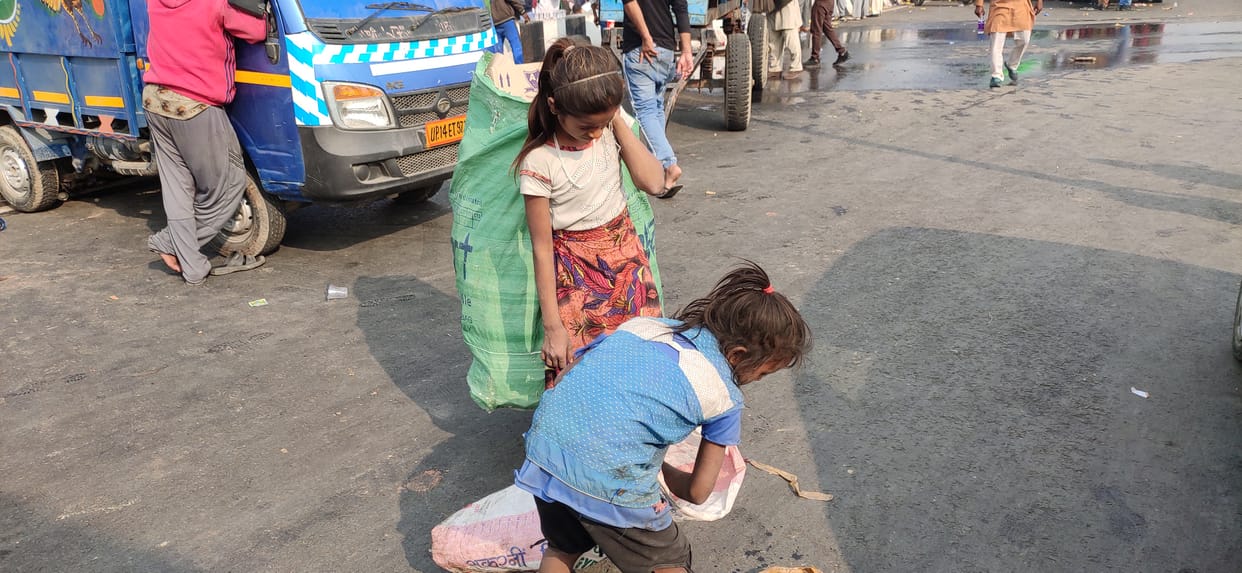 Children are picking garbage of farmers, selling plastic bottles, cardboard and earning Rs 100-150 daily