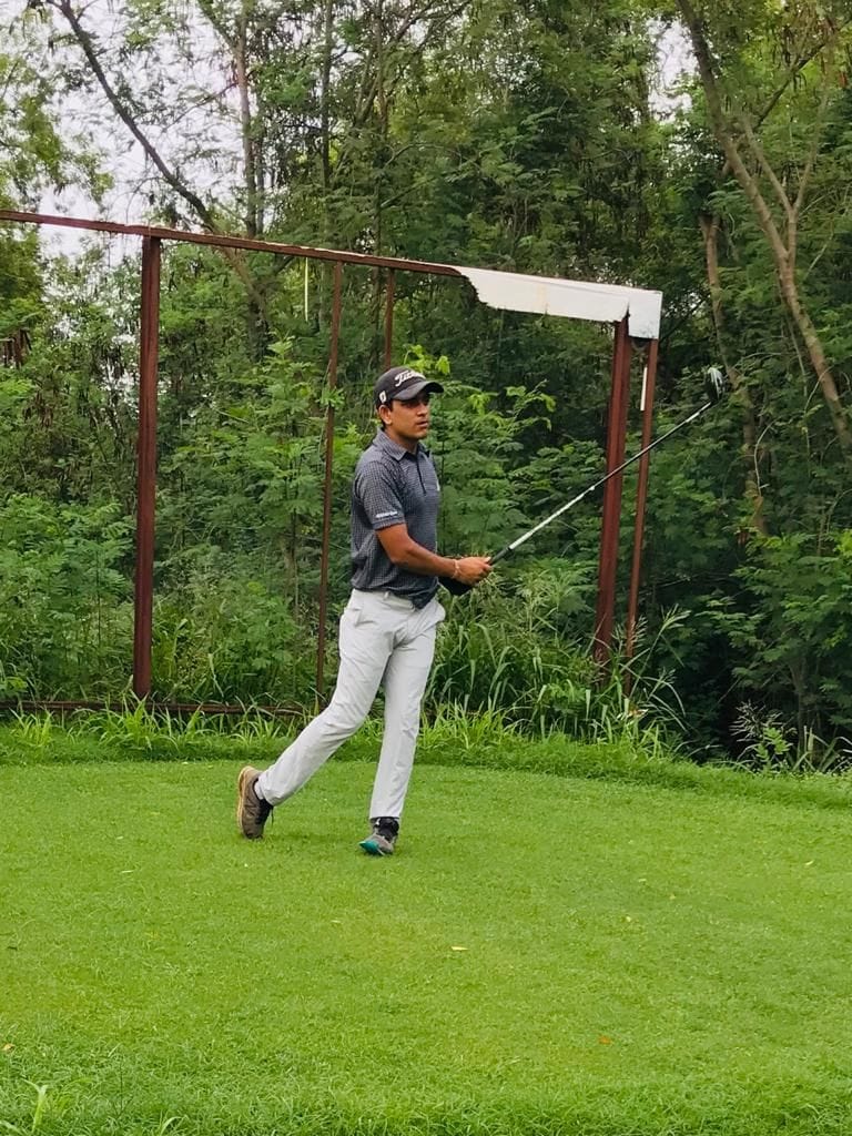 Amritlal playing with borrowed stick, beat Jeev Milkha Singh