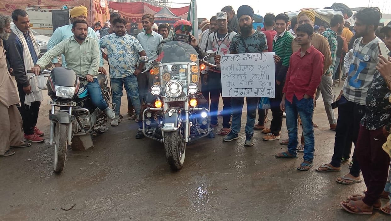 Harley Davidson rides young farmers, reaches to support at horoscope border