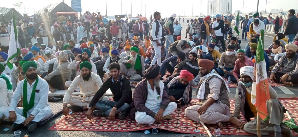 Movement on Delhi border, farmers busy in fields