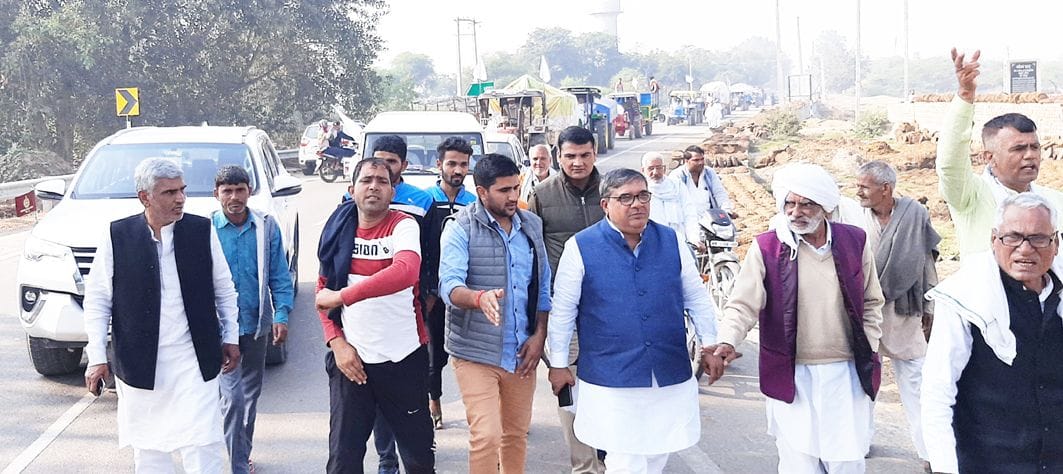 Farmers leave Jind in support of farmers agitating in Delhi