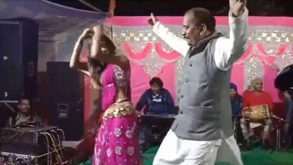 Parliamentary Secretary Gulab Kamaro Danced With Dancer, Supporters Waved Notes