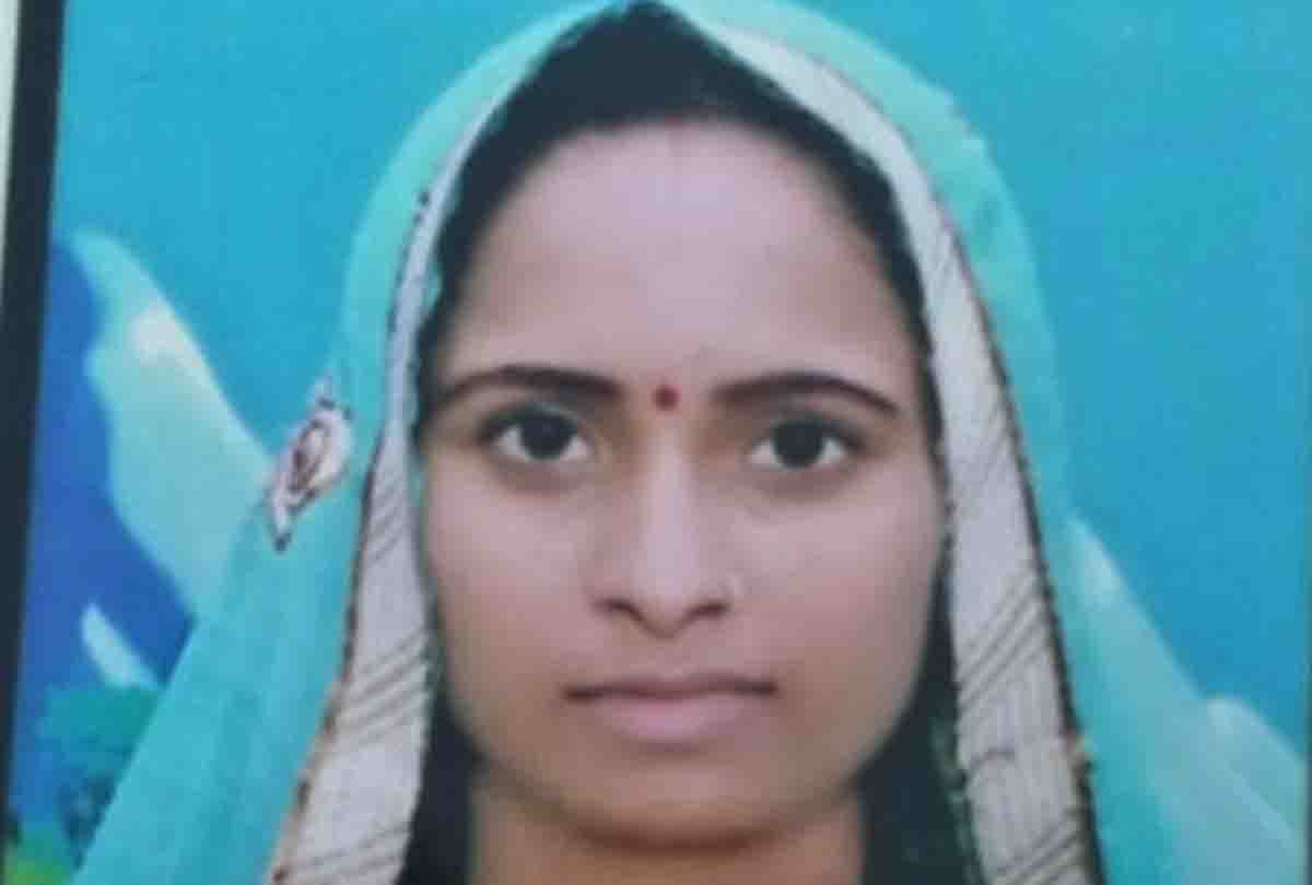 bhabhi devar extramarital love affair, both hanged himself