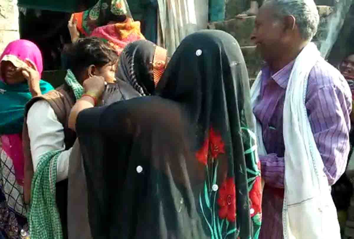 bhabhi devar extramarital love affair, both hanged himself