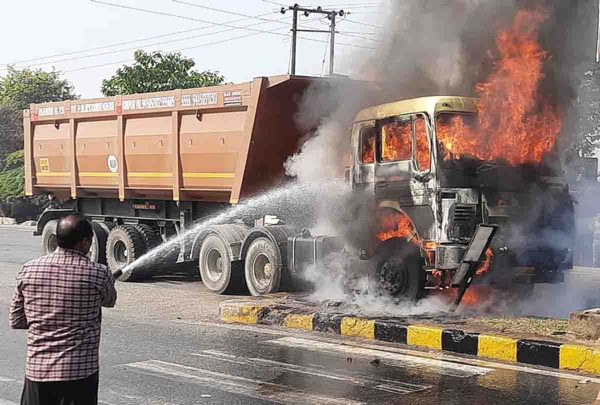 fire broke out due to a spark after a collision with a bike dumper, the highway was closed for thirty minutes