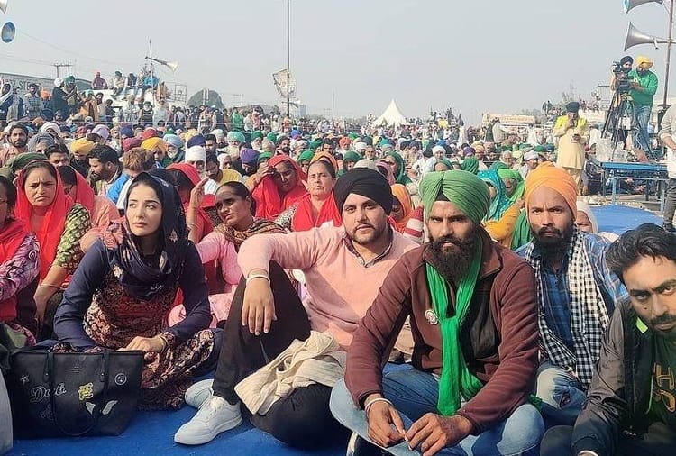 Mobile of Punjabi singer Sonia Mann stolen From Kundli Border during Kisan Andolan