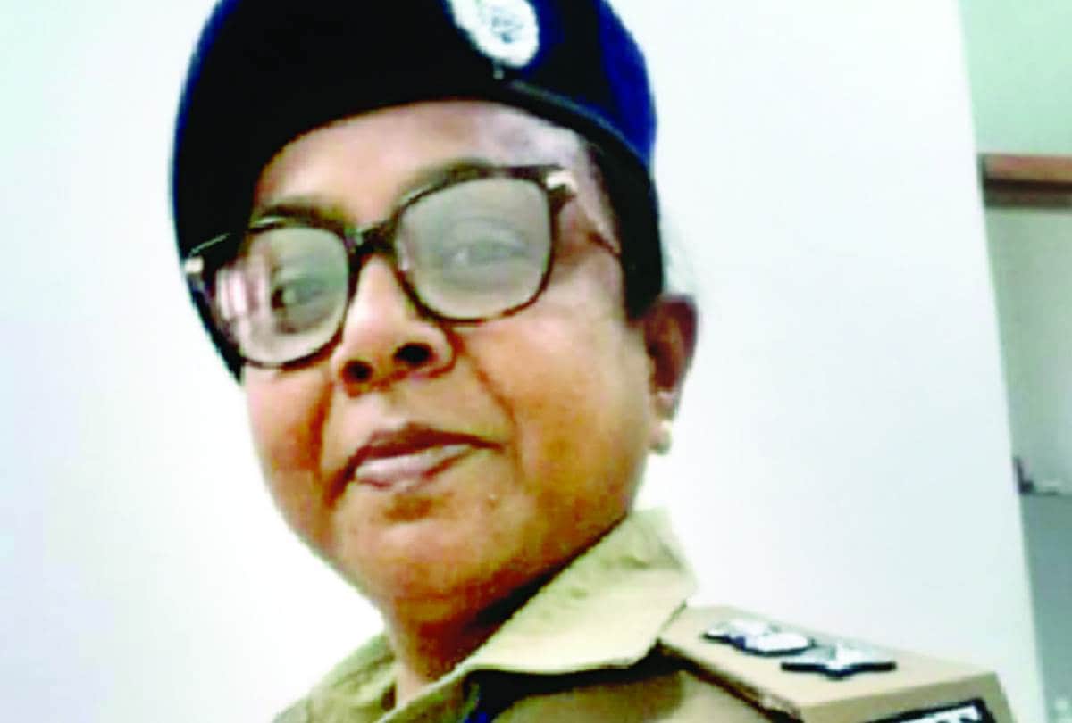 hostage girl met her family after 10 years, one stop center team rescued her from a house of chinhat