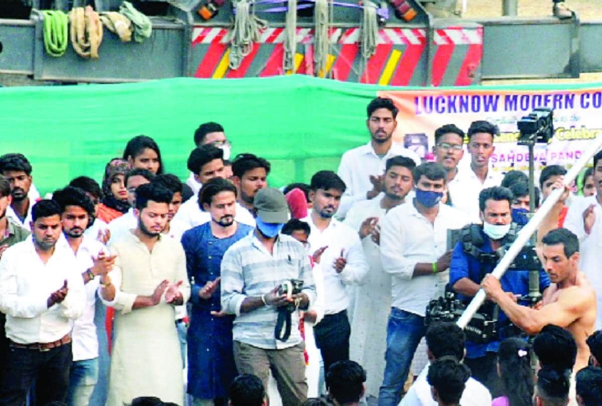 shooting of film actor john abraham in lucknow university, see pictures