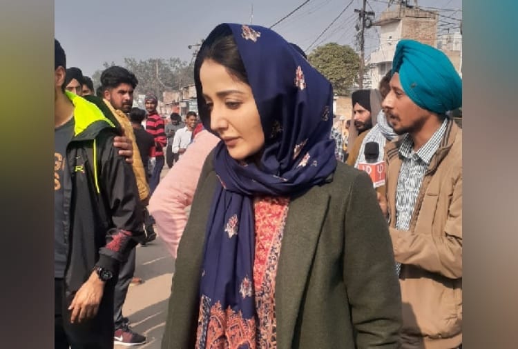 Mobile of Punjabi singer Sonia Mann stolen From Kundli Border during Kisan Andolan