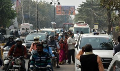Varanasi Traffic problem public suffering in Road sunburn