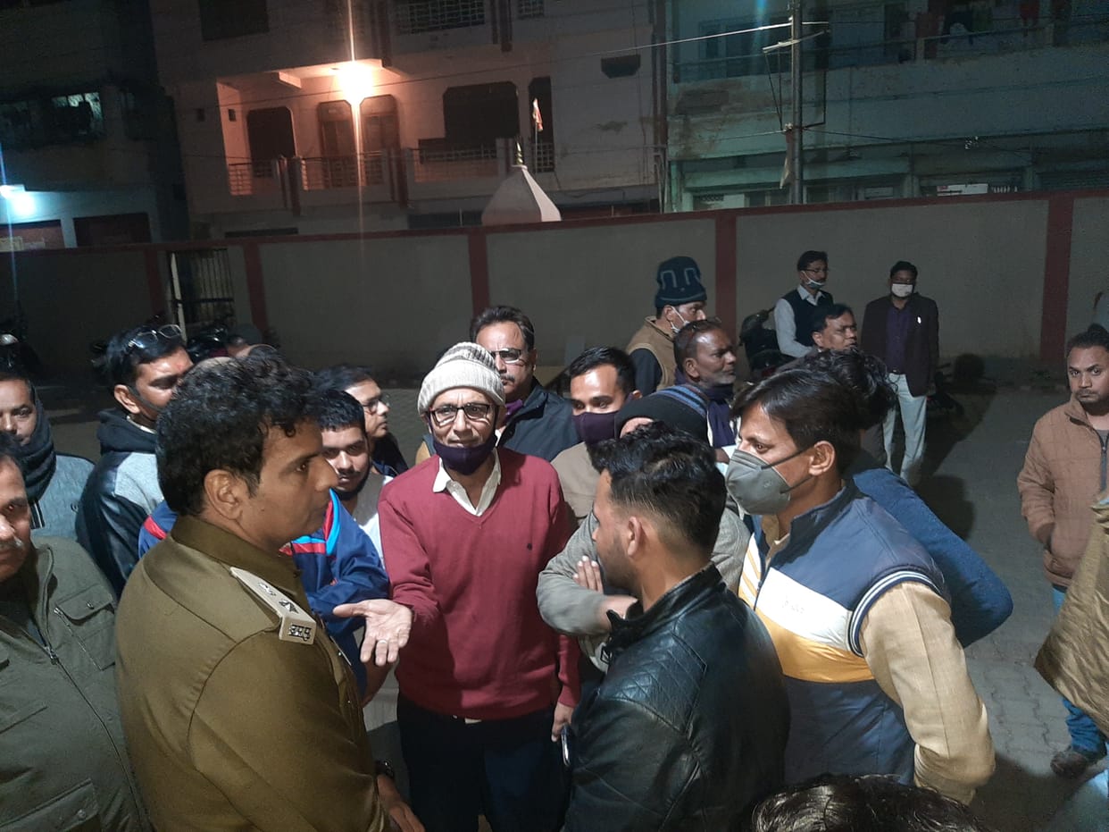 Inspector beat advocate son, lawyers encircle