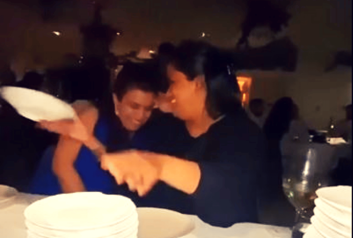 salman khan sister Arpita khan sharma breaking plates at this restaurant with her friends
