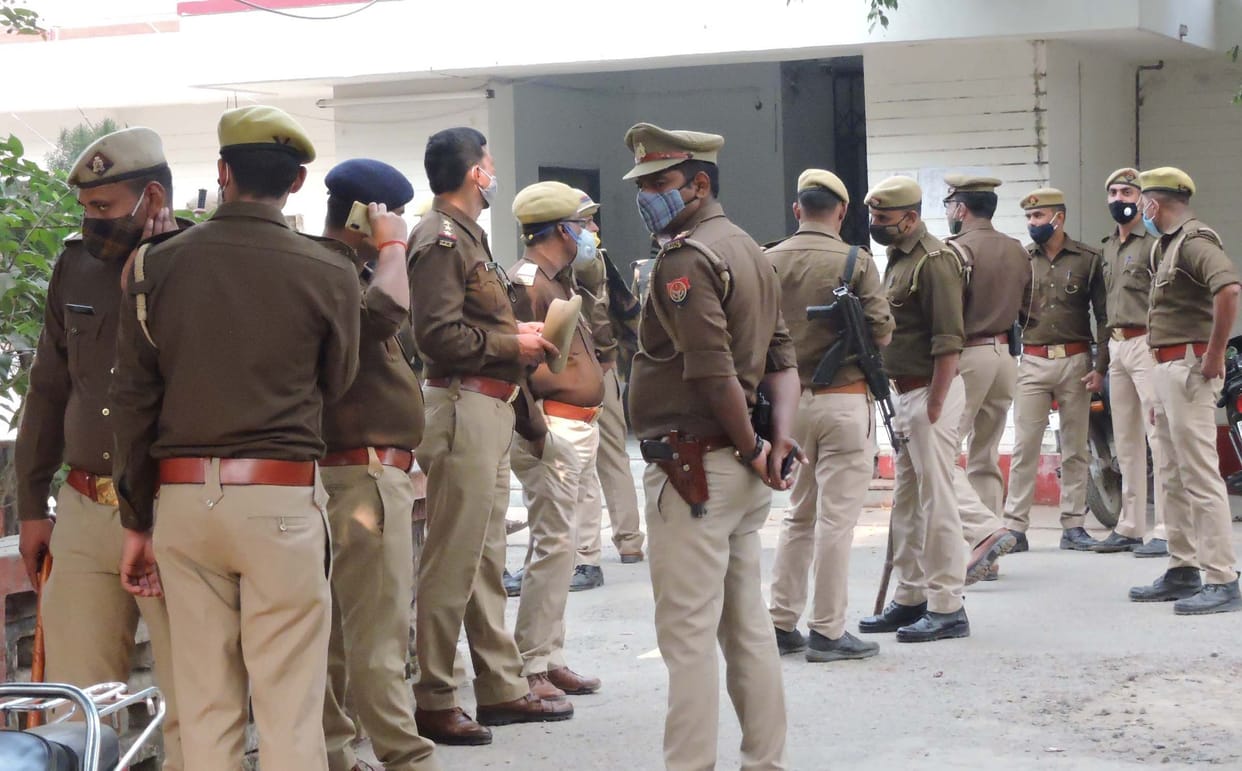 Uproar in the court over the strike, the functioning of the courts under the supervision of the police