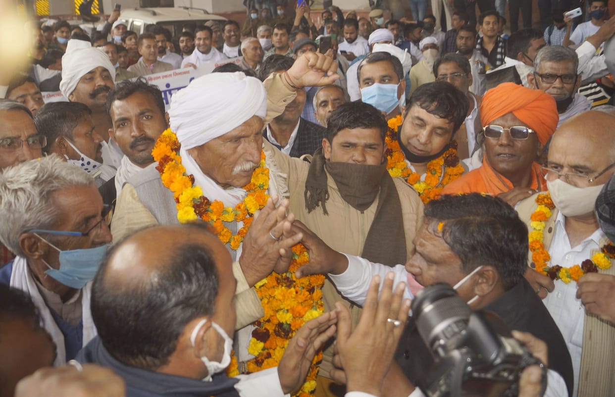 Welcomed the farmers by showering flowers