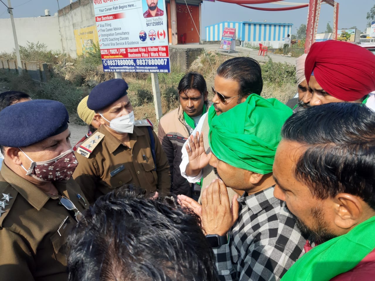Kisan Andolan News: uttarakhand Farmers go delhi for protest police stop them protest starts in sitarganj