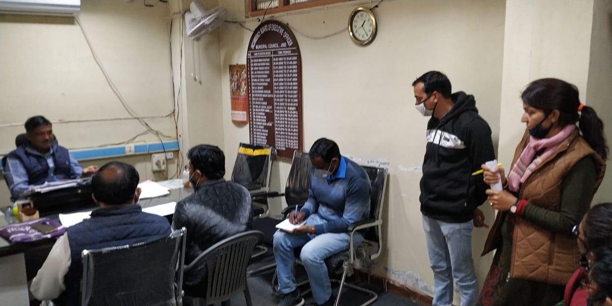 By December 17, the city council fielded ten teams to make a family identity card
