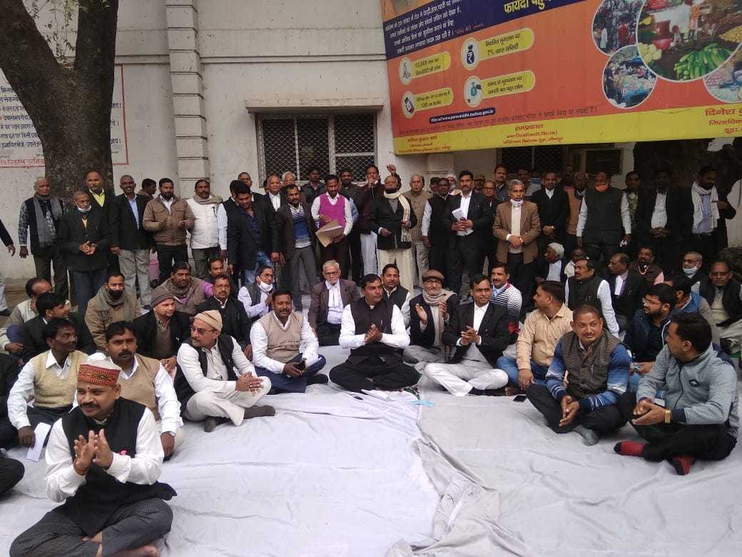 Advocates sit on demands to meet demands