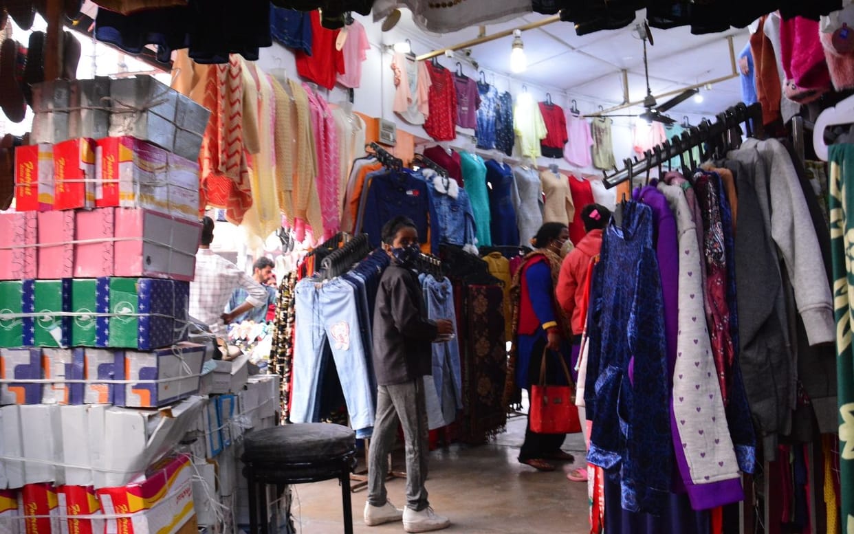Market corridor turned into temporary stores