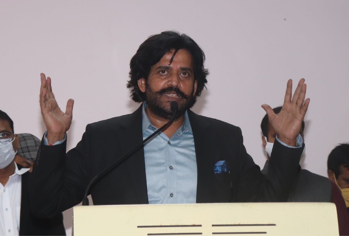 Son pleads from Saudi Arabia to MP Ravi Kishan helps
