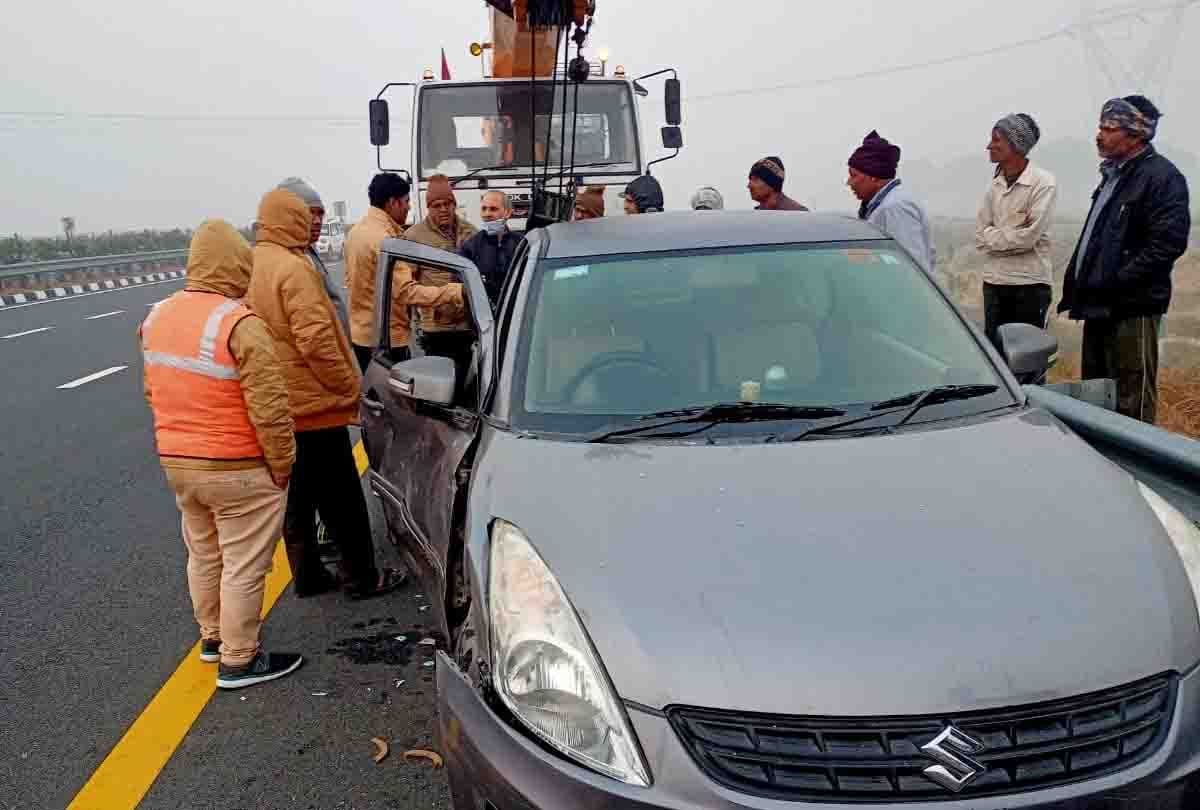 Father-in-law and son-in-law hit car on Agra Lucknow Expressway, died