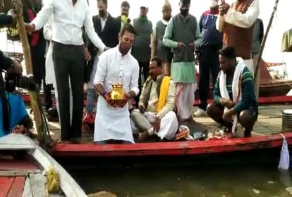 Former Union Minister Late Ram Vilas Paswan's ashes flowed into the confluence, Chirag Paswan reached the confluence with an urn