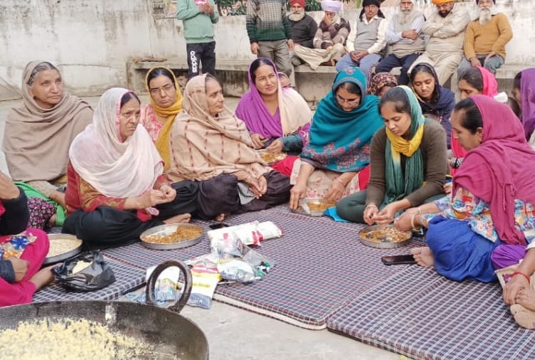 Farmer Protest : Women in Punjab made Sweets for farmers 