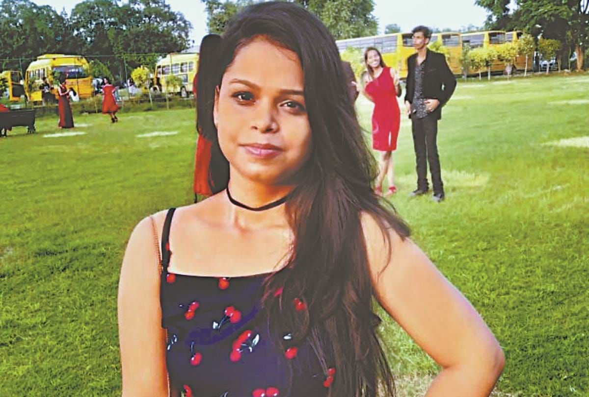 women are doing business with the help of whatsapp groups in lucknow