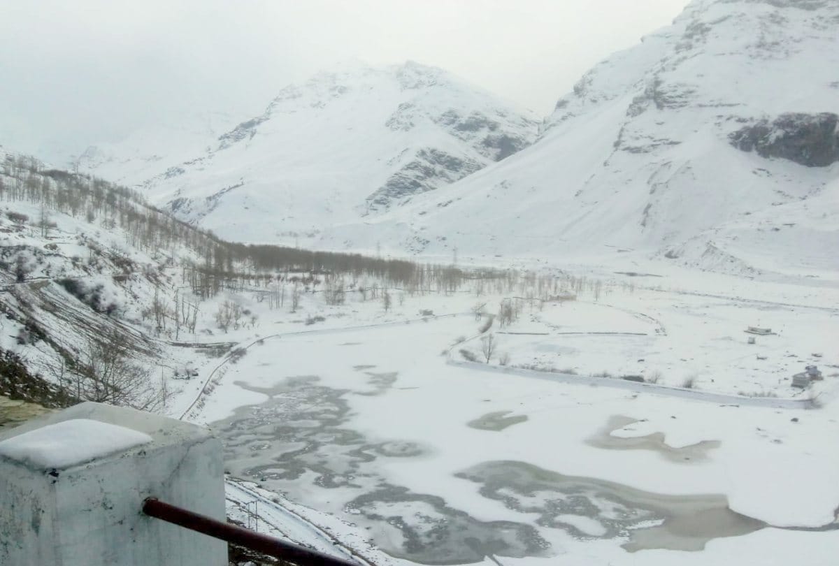weather today: Snowfall on the high peaks of Himachal including the North Portal of Atal Tunnel, see spectacular photos