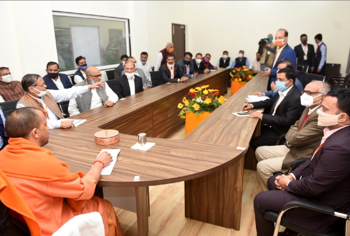 CM Yogi Adityanath inaugurated Udyog Bhavan in Gida gorakhpur