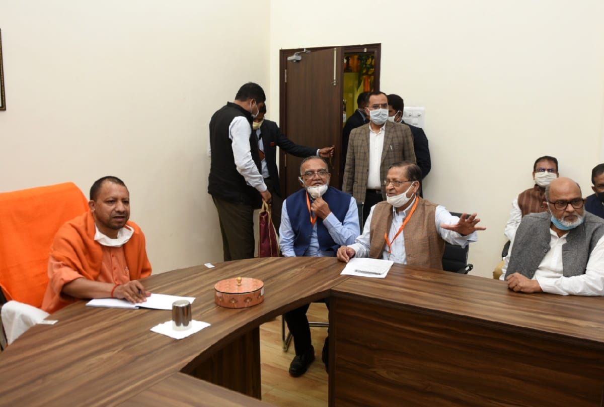 CM Yogi Adityanath inaugurated Udyog Bhavan in Gida gorakhpur