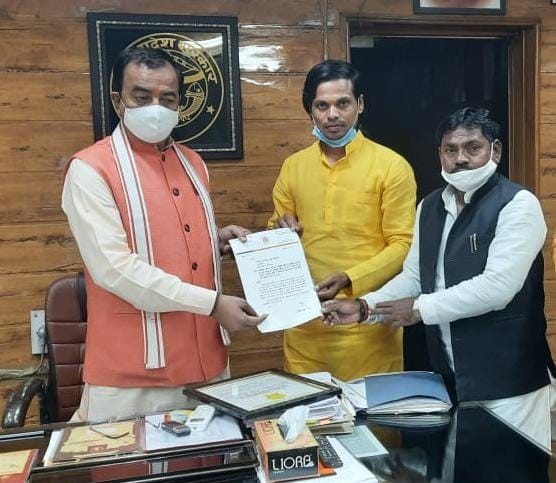 Demand to add Yoga to new education policy, memorandum submitted to Deputy Chief Minister