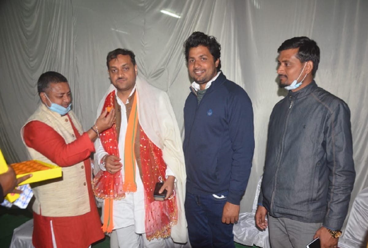 BJP Avnish leads with 3396 votes