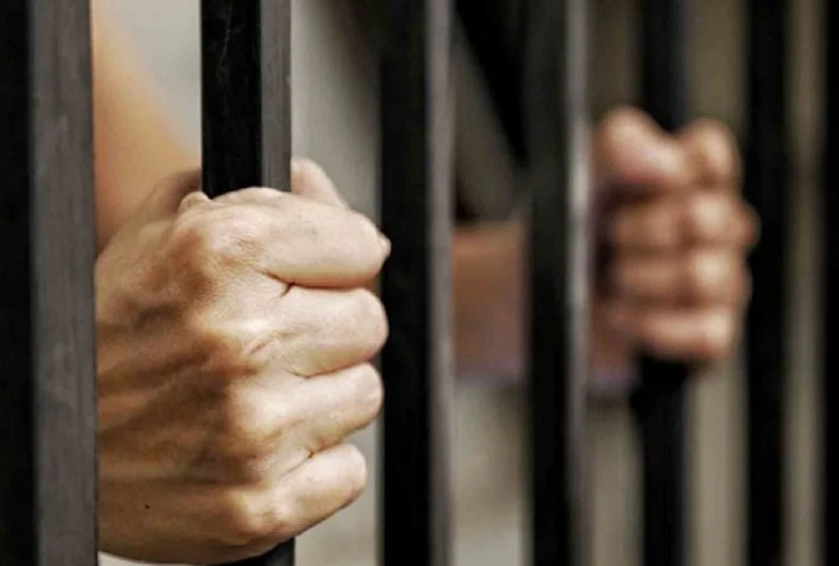 Two sent to jail for robbery and assault on Pradhan's house